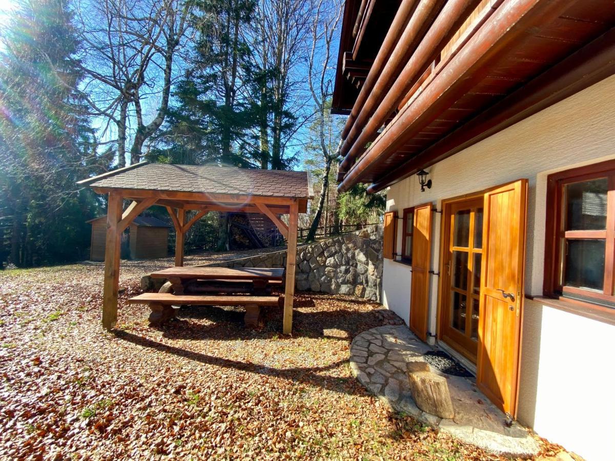 Pine Lodge Hlevci Екстер'єр фото
